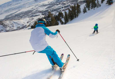 These hearing loss-friendly ski vacation spots are sure to be fun for the whole family.