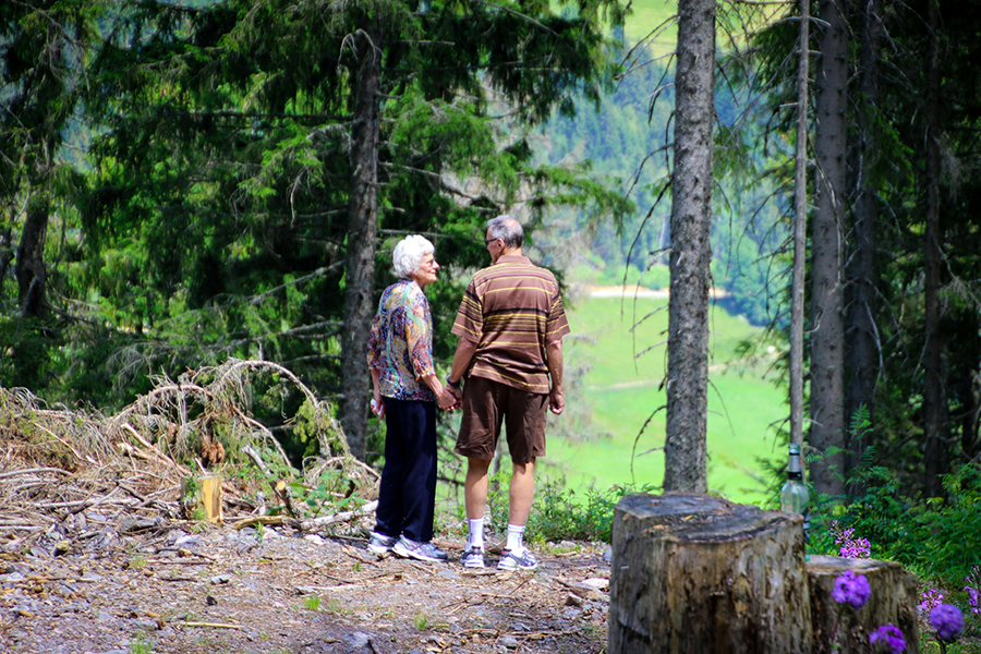 Discover the benefits of spending time outside and engaging in spring activities for outdoor wellness. Explore ideas and tips to improve your health and well-being while enjoying the beauty of nature.