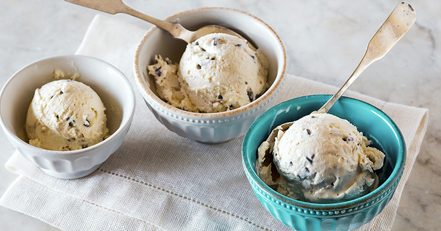 Homemade ice cream recipes for summer - learn how to make delicious ice cream at home with these easy-to-follow recipes perfect for the summer season.