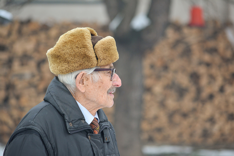 Tips for caring for your hearing aids in cold weather