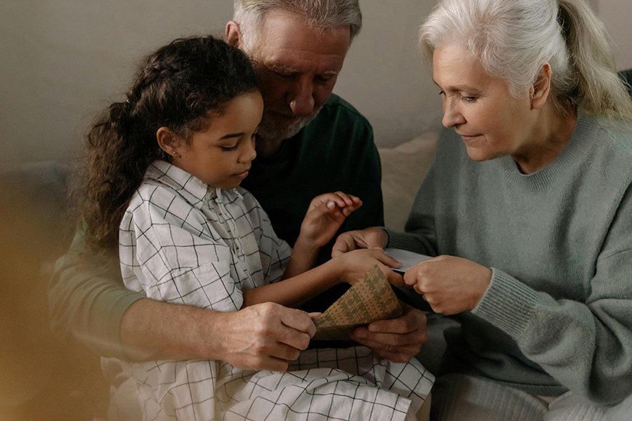 Easy-to-make holiday decorations can be fun for all ages.